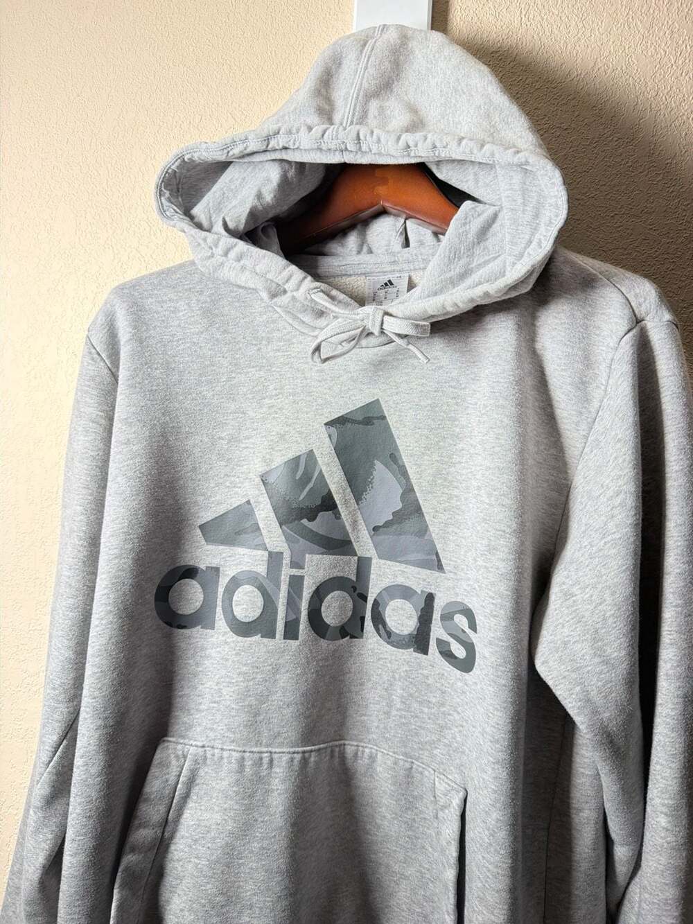 Adidas Essentials Camo Logo Pullover Hoodie Grey Size Medium